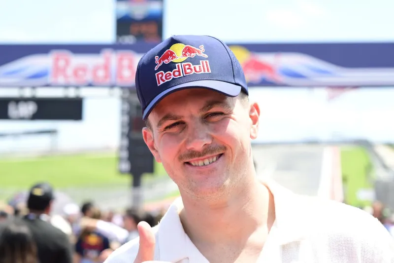[MotoGP] 比利·博尔特：我想体验MotoGP摔车的感觉-ModFans