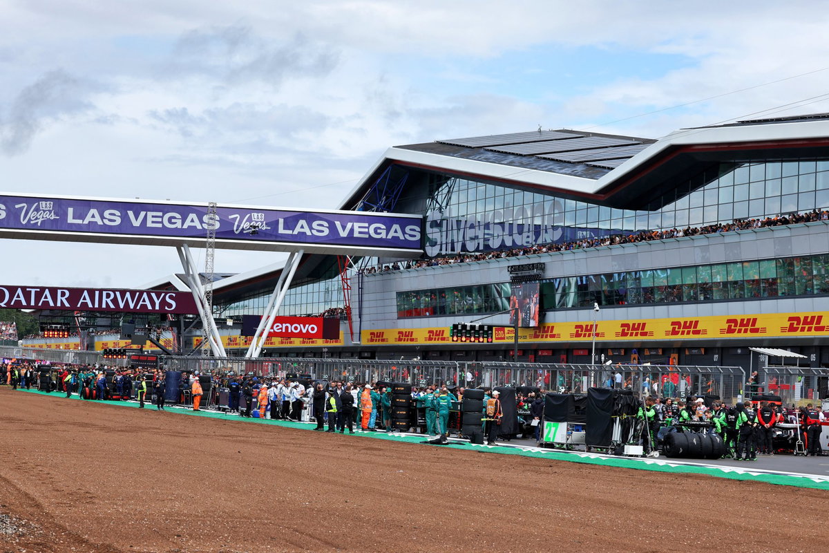 Silverstone makes multi-race F1 offer after cancellations_ModFans